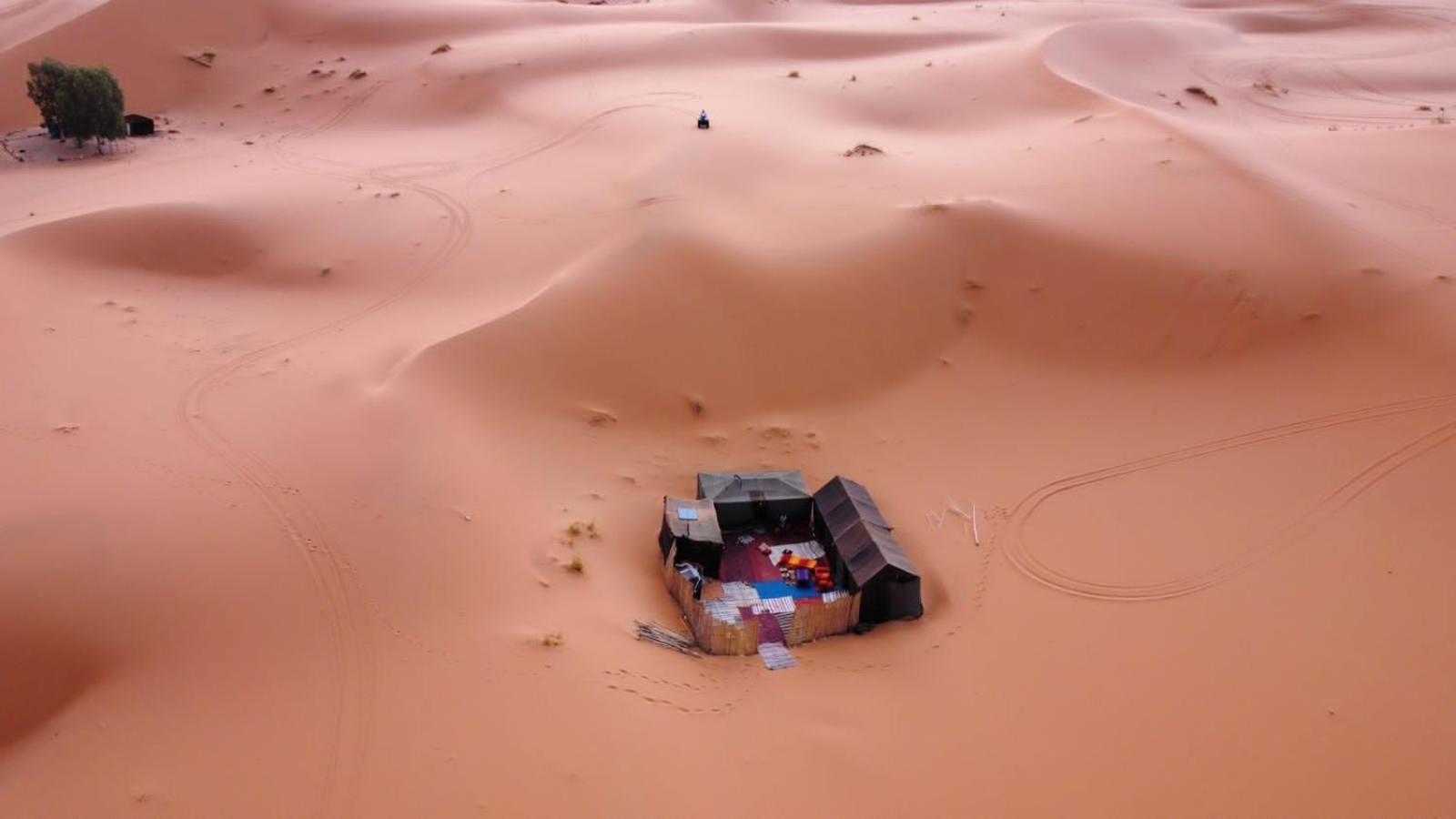 Готель Gambi Camp Adrouine Екстер'єр фото