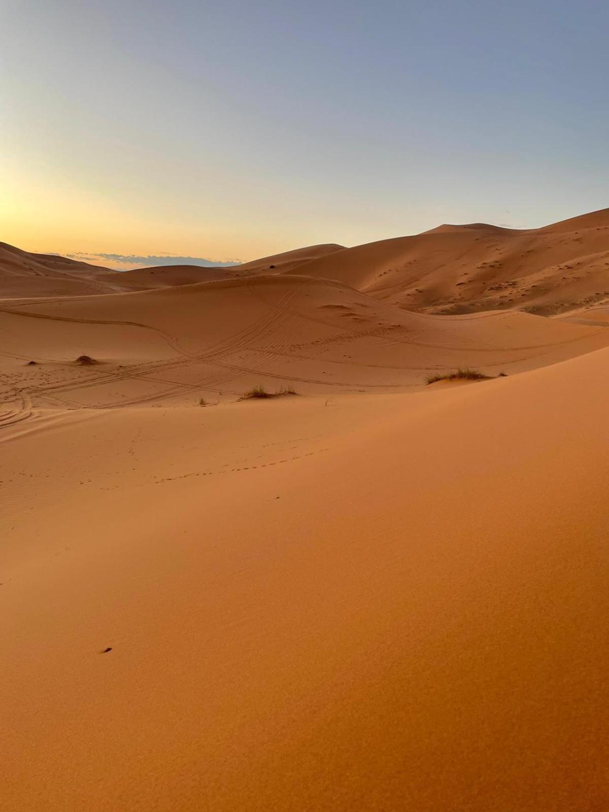 Готель Gambi Camp Adrouine Екстер'єр фото